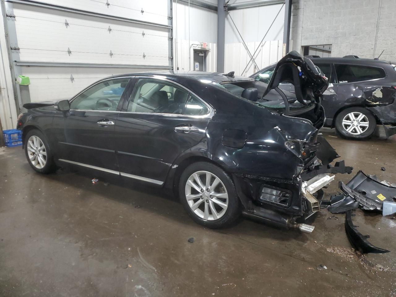 2011 Lexus ES - Image 2