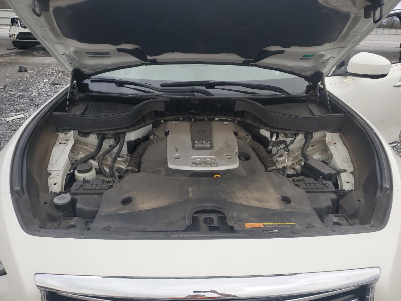 2016 Infiniti QX70 - Image 12