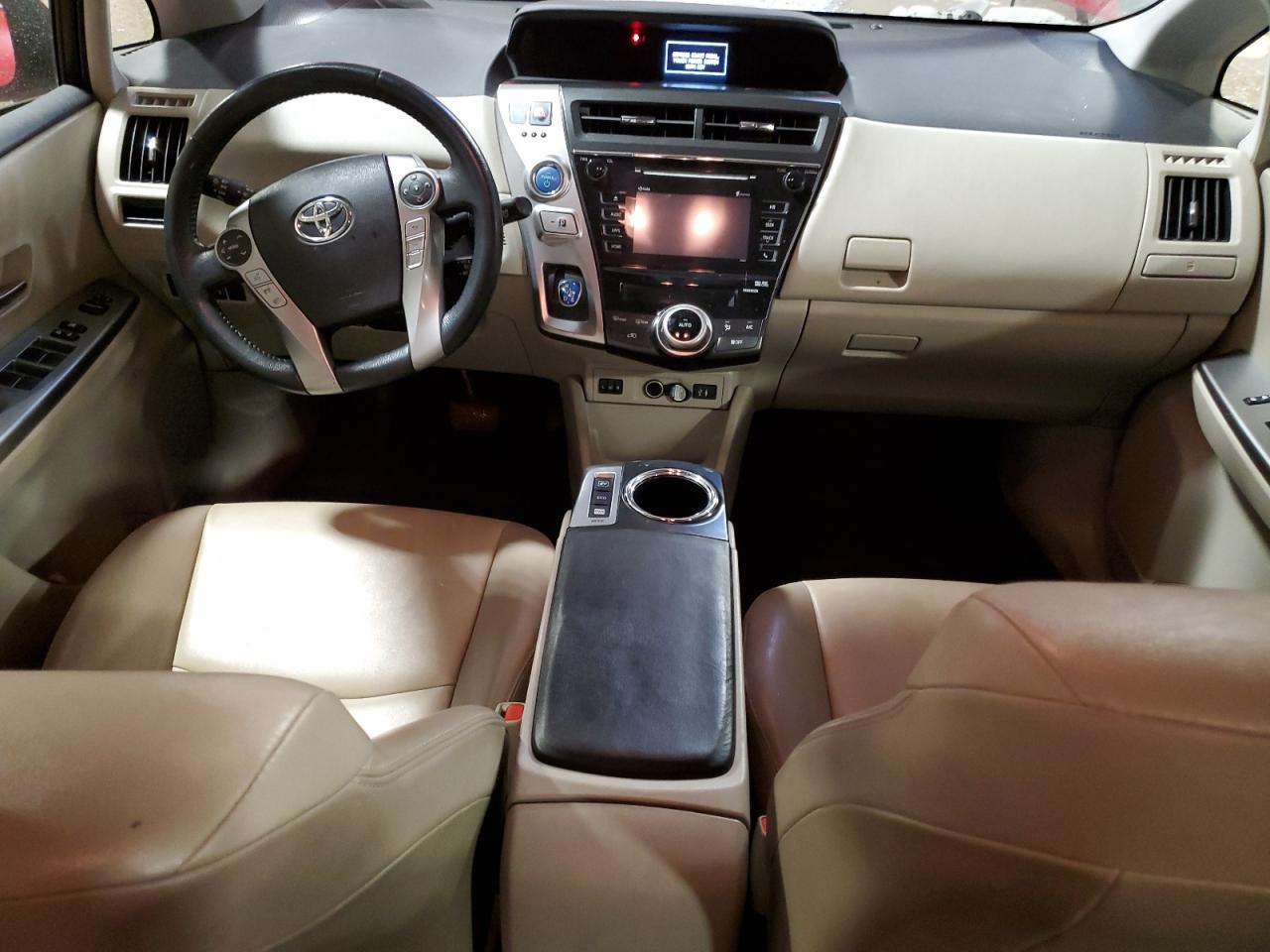 2015 Toyota Prius - Image 8