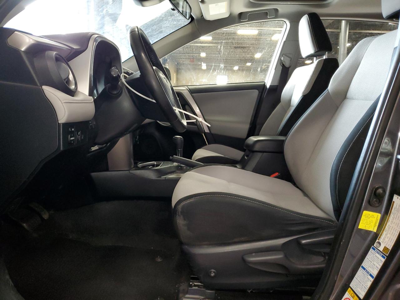 2017 Toyota RAV 4 - Image 7