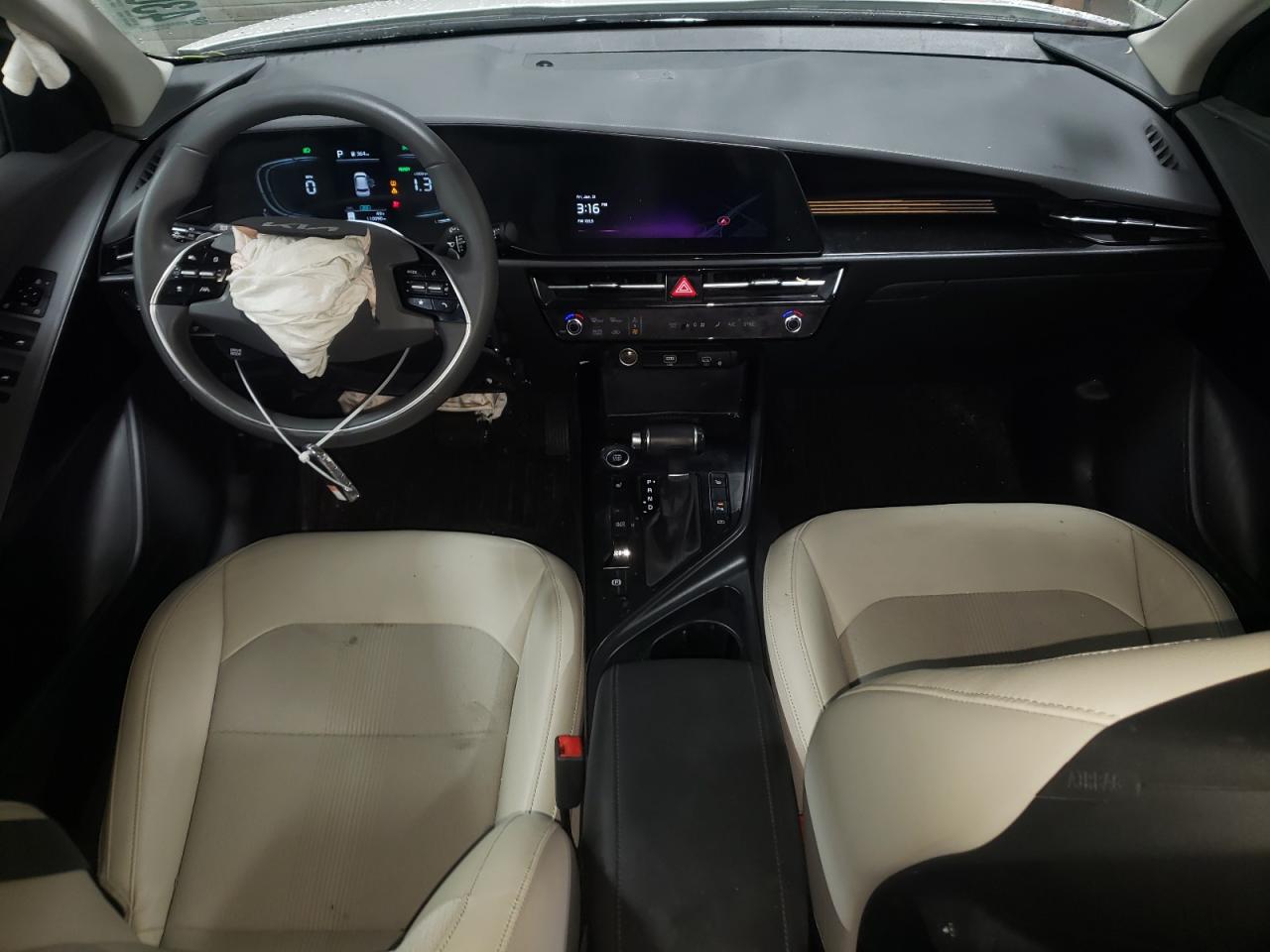 2023 Kia Niro - Image 8