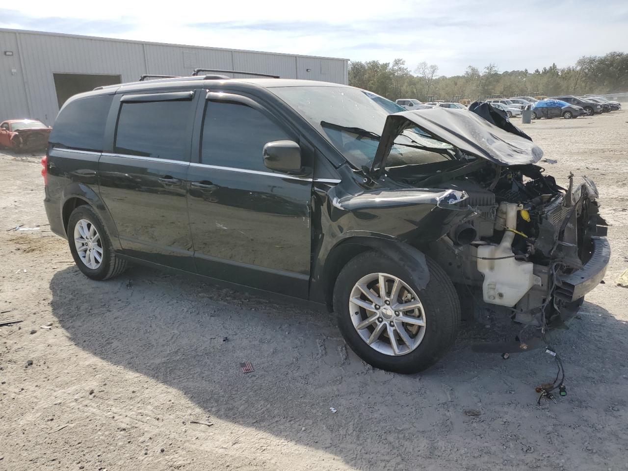 2019 Dodge Caravan - Image 4