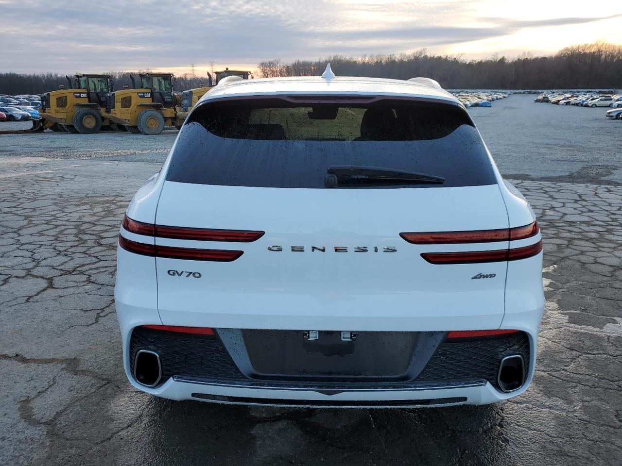 2022 Genesis GV70 - Image 6