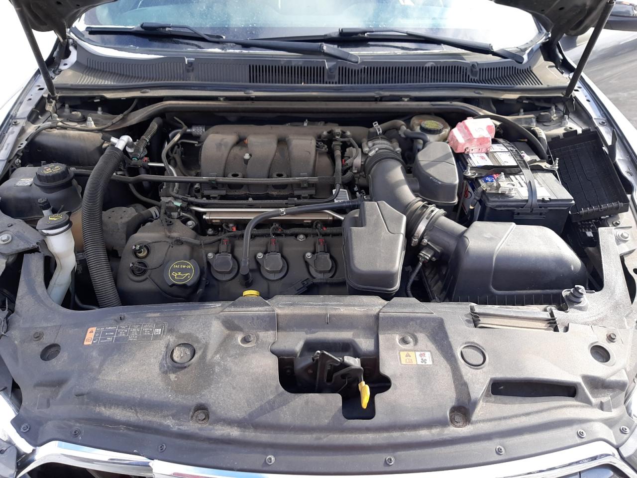 2015 Ford Taurus - Image 11