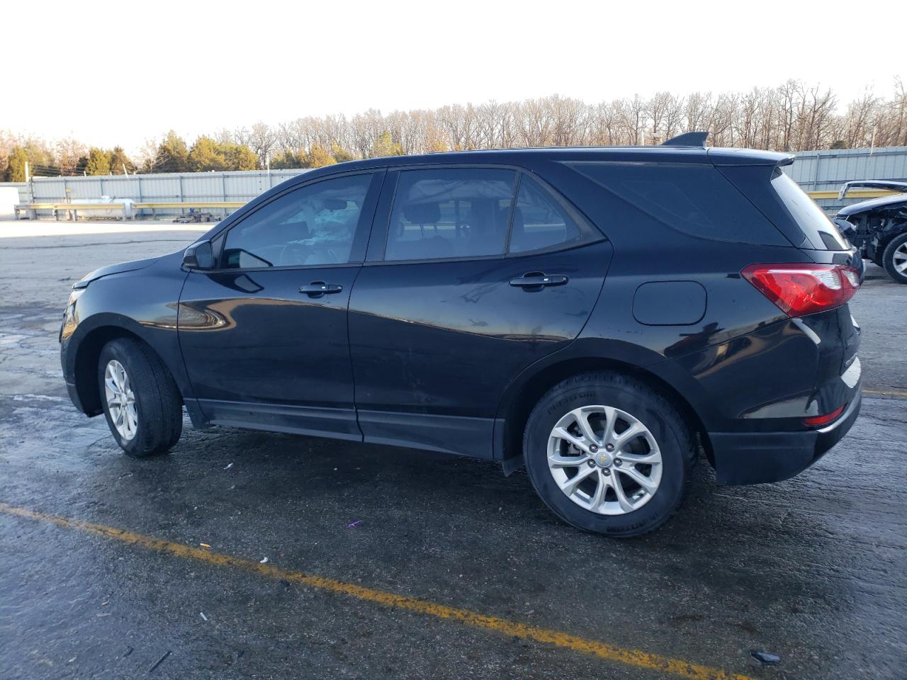 2018 Chevrolet Equinox - Image 2