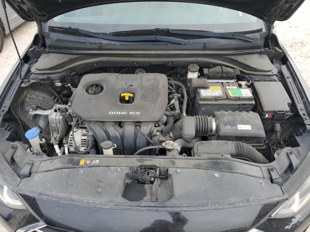 2018 Hyundai Elantra - Image 11