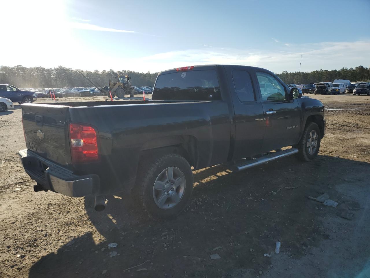 2011 Chevrolet Silverado - Image 3