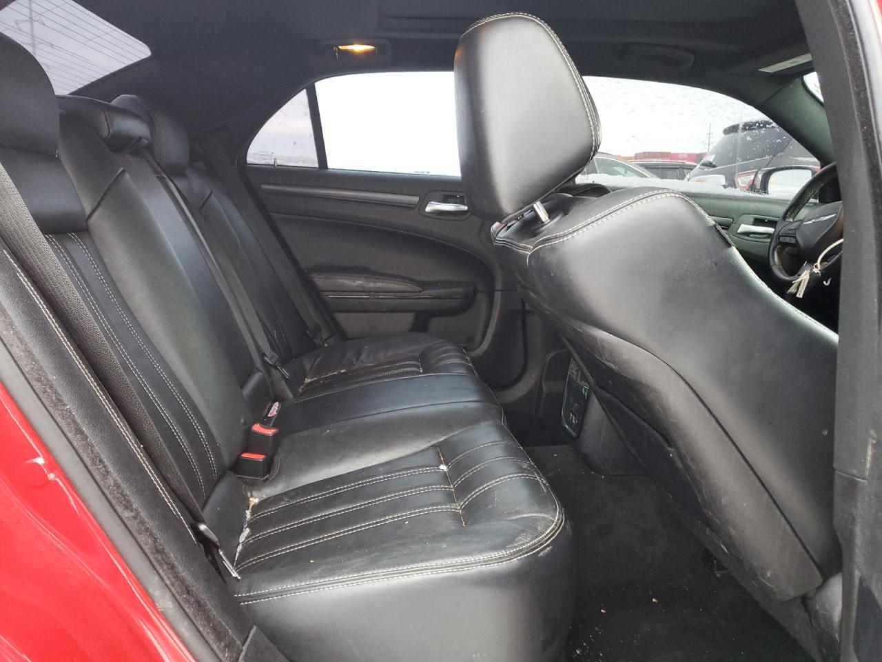 2015 Chrysler 300 - Image 10