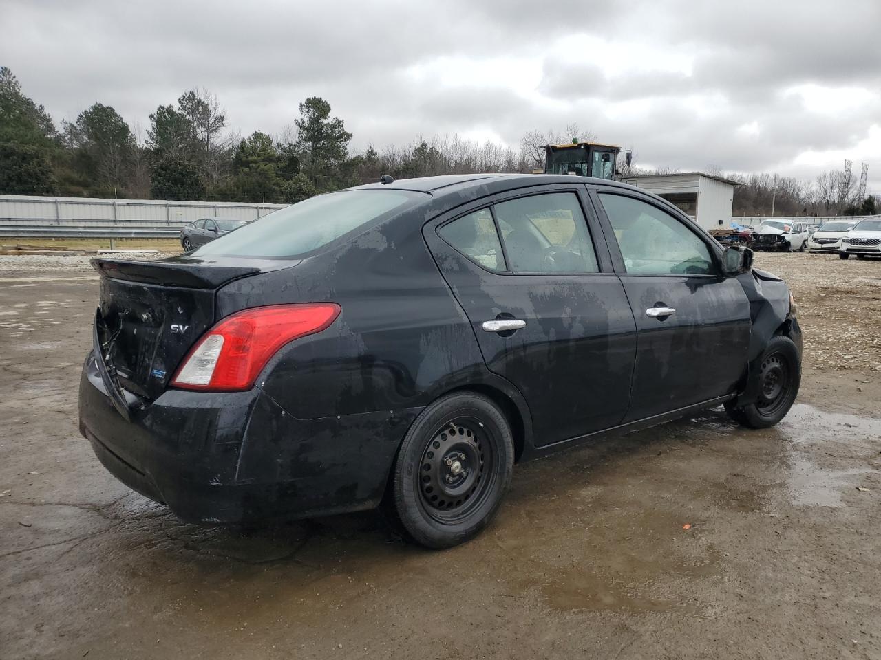 2016 Nissan Versa - Image 3
