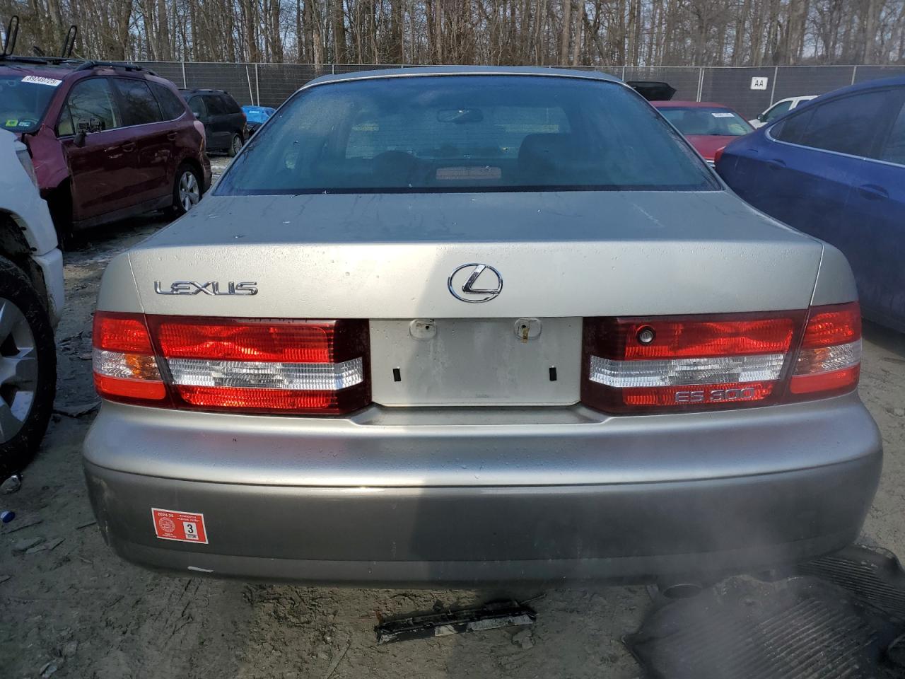 2001 Lexus ES - Image 6