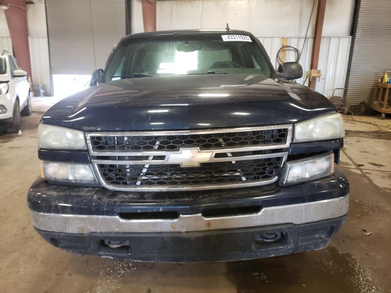 2006 Chevrolet Silverado - Image 5