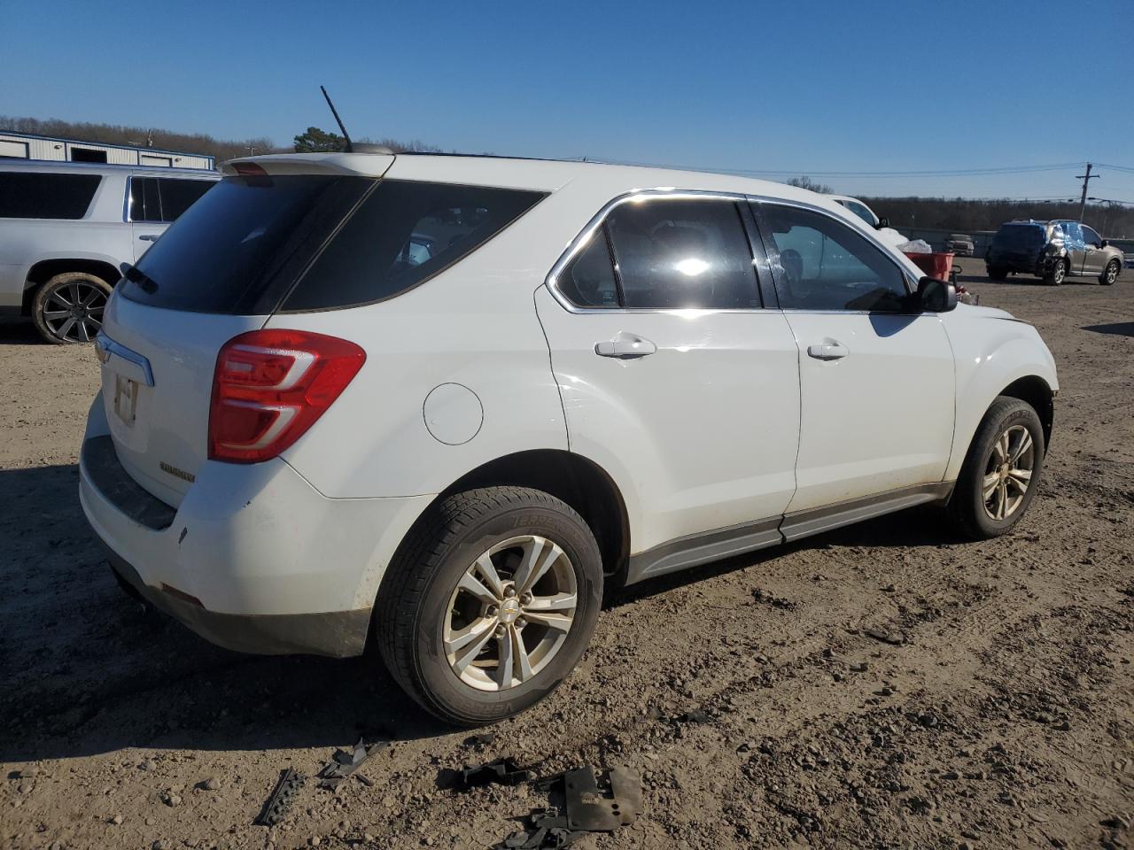 2016 Chevrolet Equinox - Image 3