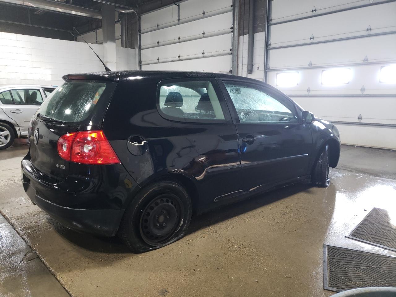 2009 Volkswagen Golf - Image 3