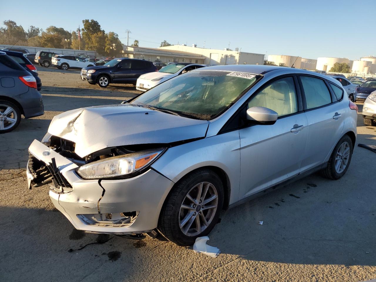 VIN 1FADP3K25JL273535 2018 FORD FOCUS no.1