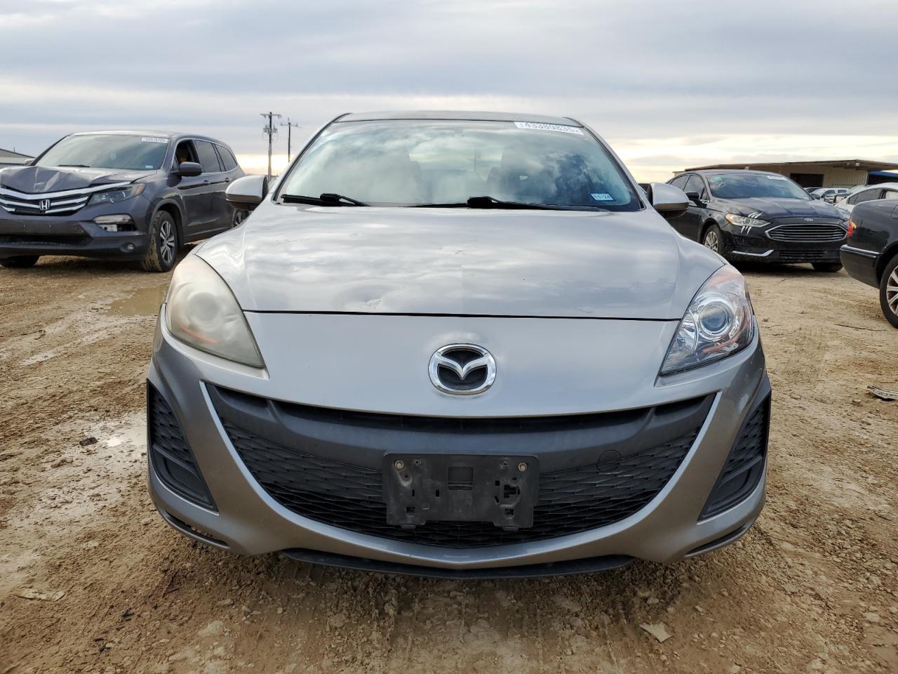 2011 Mazda 3 - Image 5