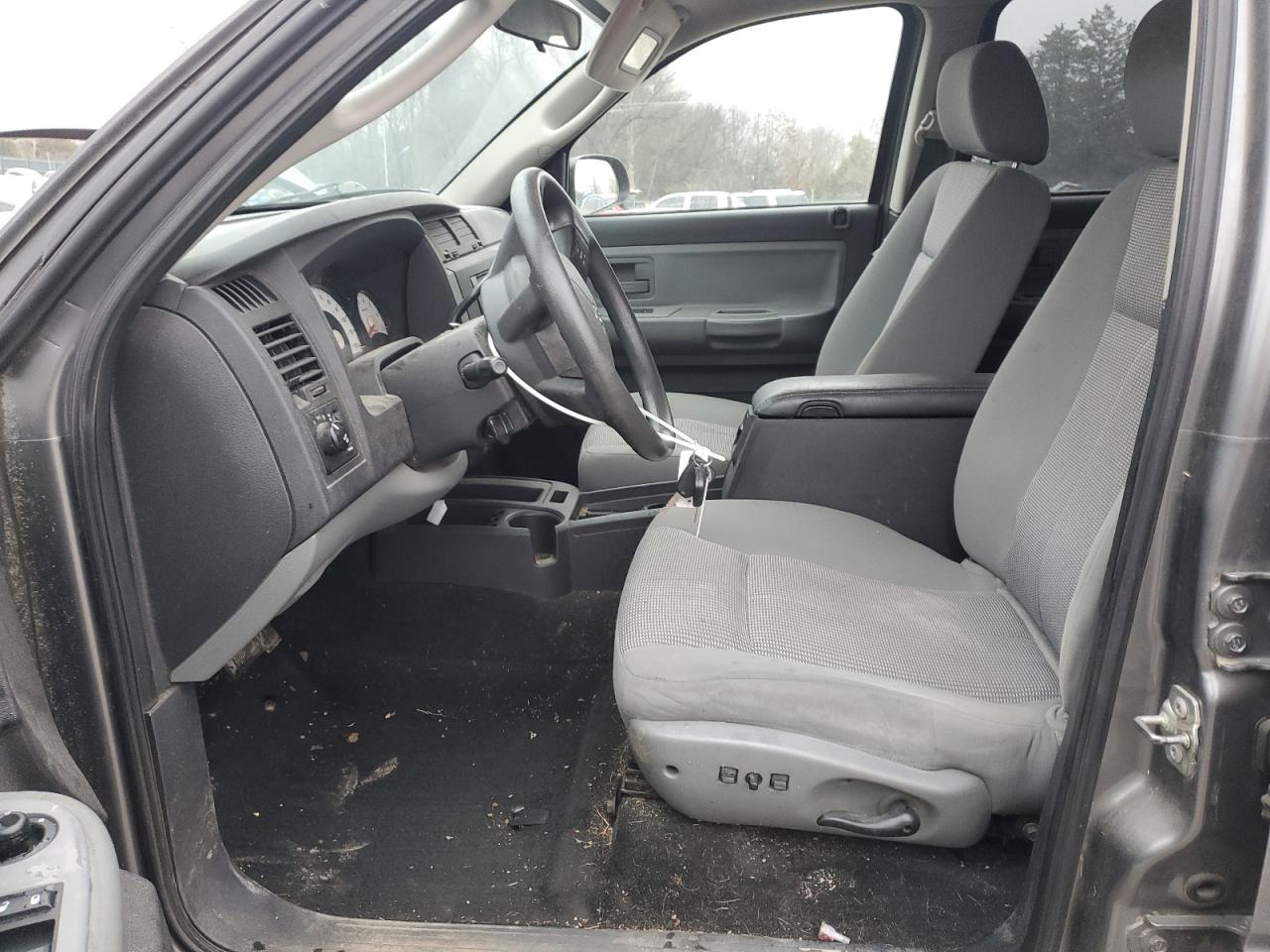2010 Dodge Dakota - Image 7