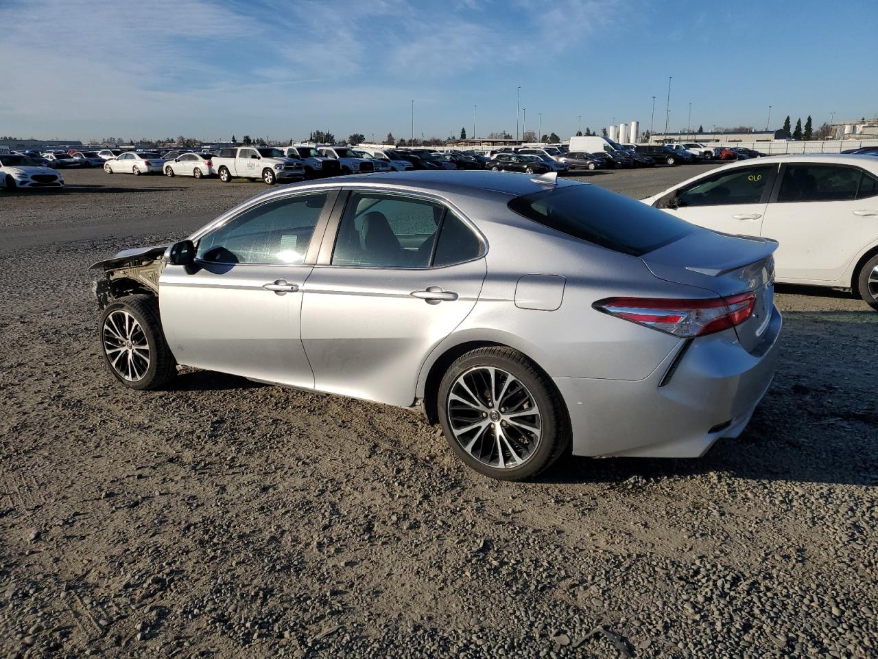 VIN 4T1J11AK3LU891319 2020 TOYOTA CAMRY no.2