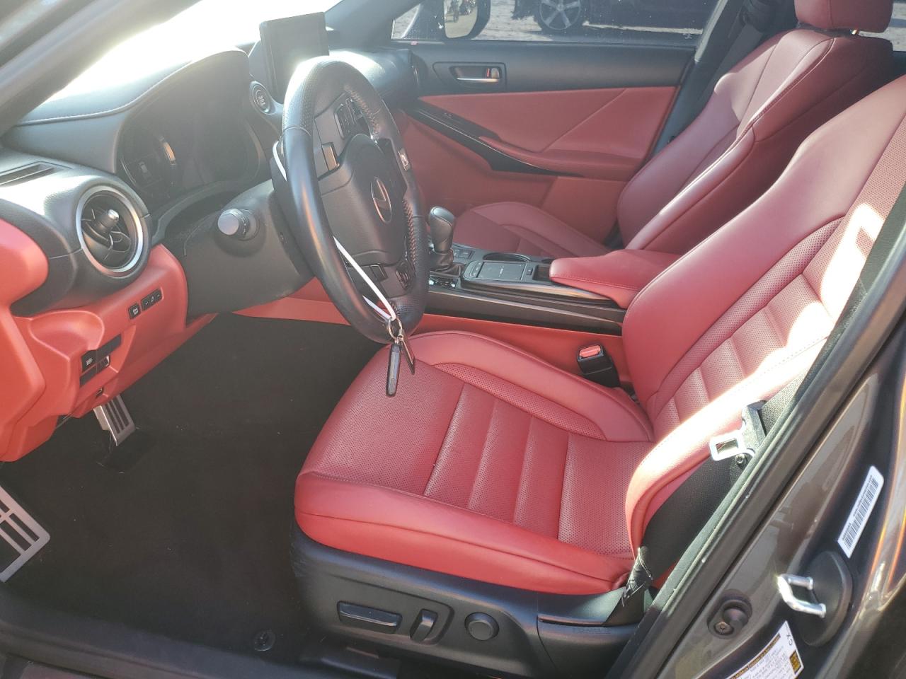 2021 Lexus IS - Image 7