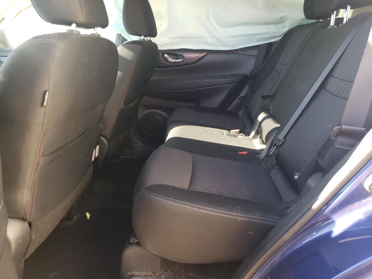 2017 Nissan Rogue - Image 12