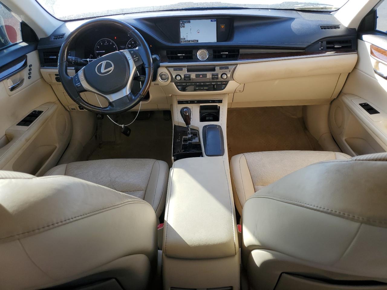2015 Lexus ES - Image 8