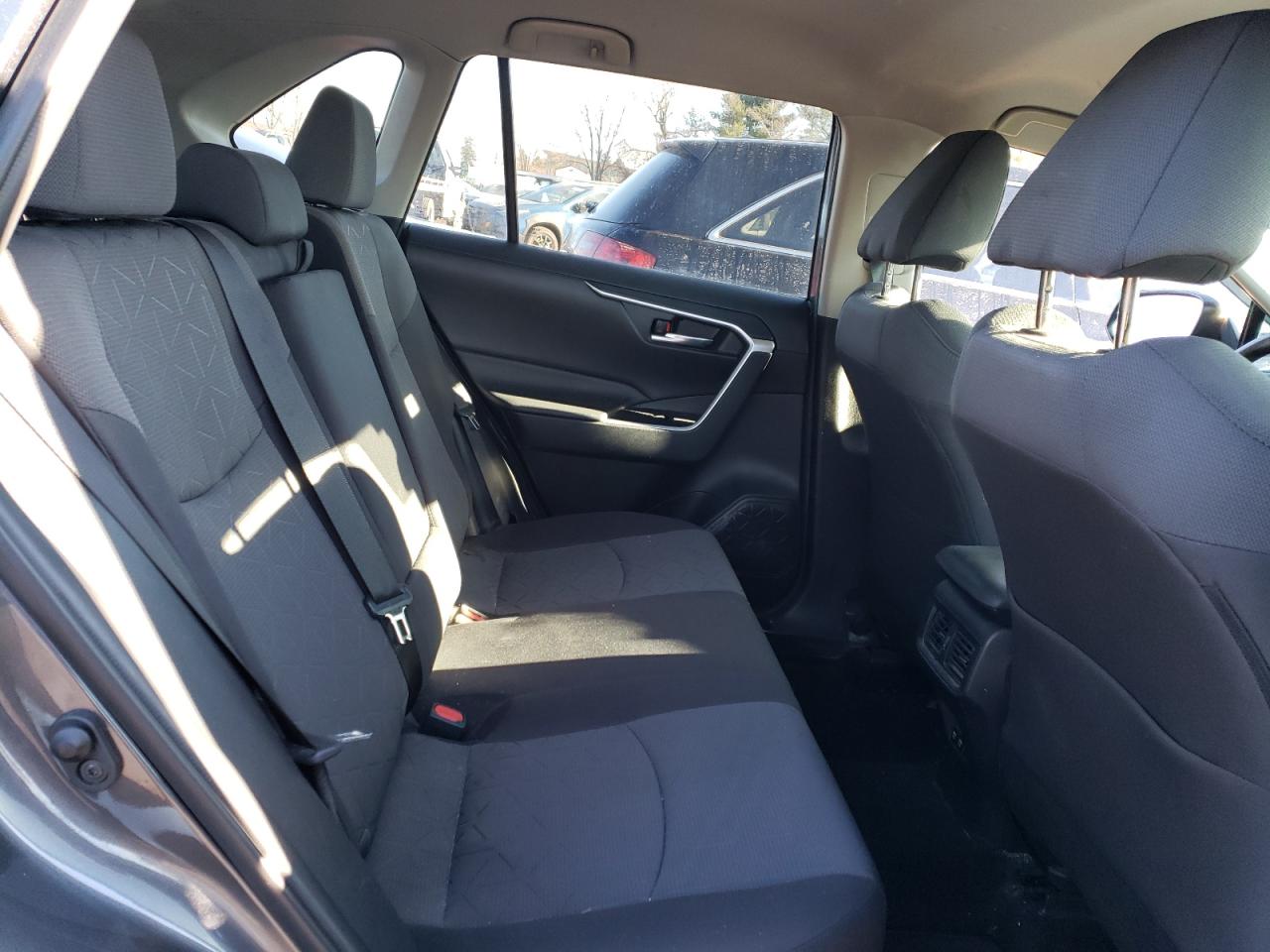 2021 Toyota RAV 4 - Image 11
