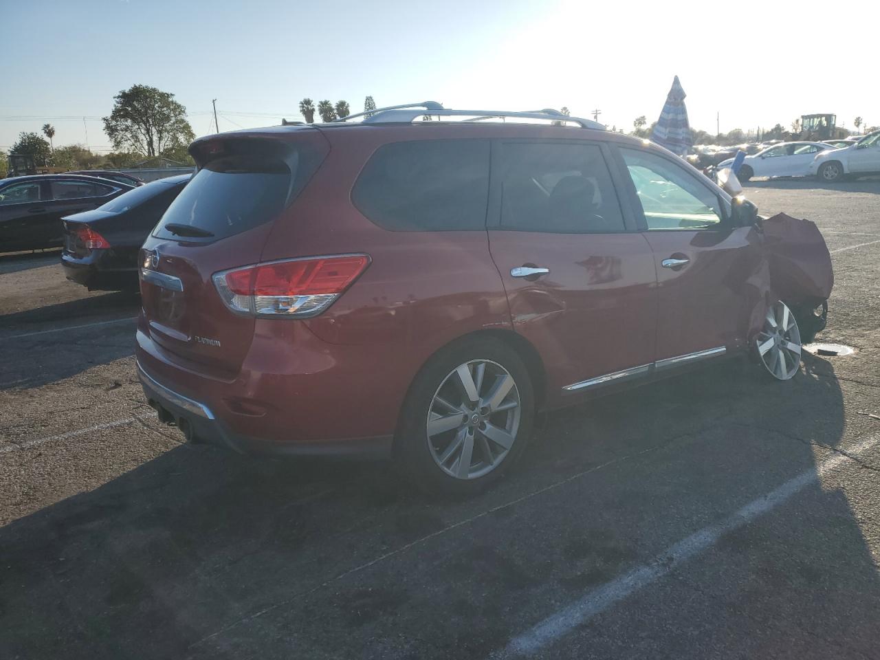 2016 Nissan Pathfinder - Image 3