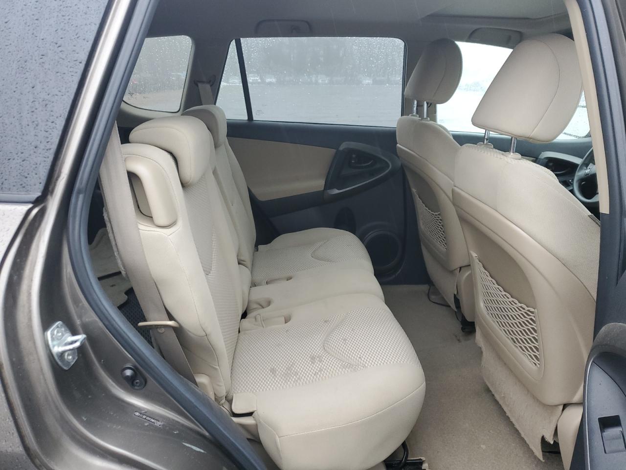 2011 Toyota RAV 4 - Image 11
