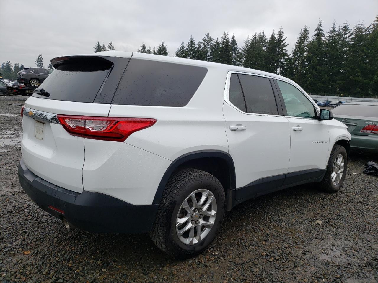 VIN 1GNEVLKW9KJ231185 2019 CHEVROLET TRAVERSE no.3