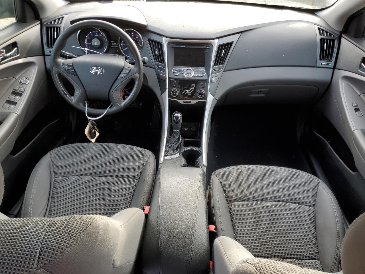 2011 Hyundai Sonata - Image 8