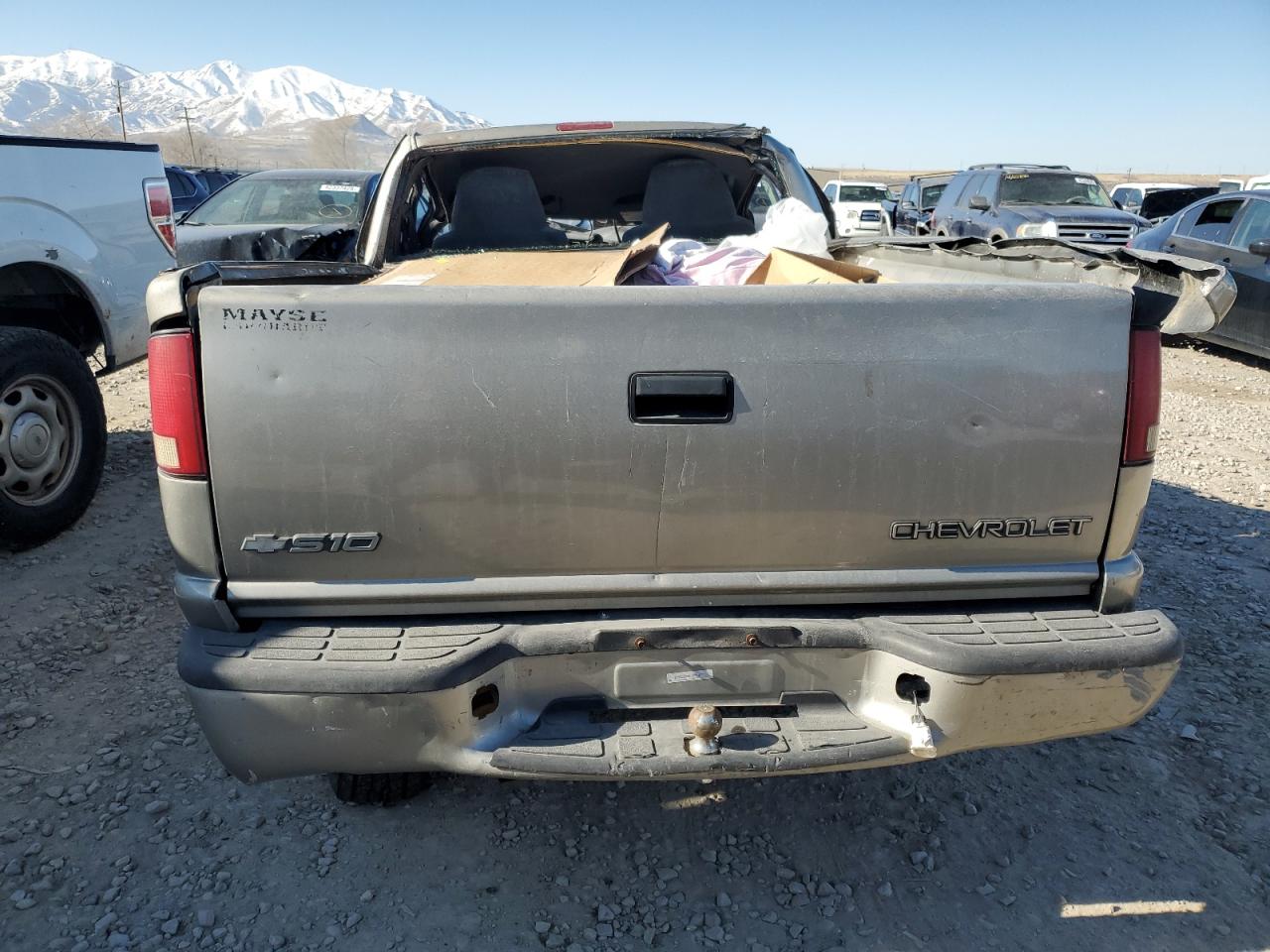 2001 Chevrolet S-10 Pickup - Image 6
