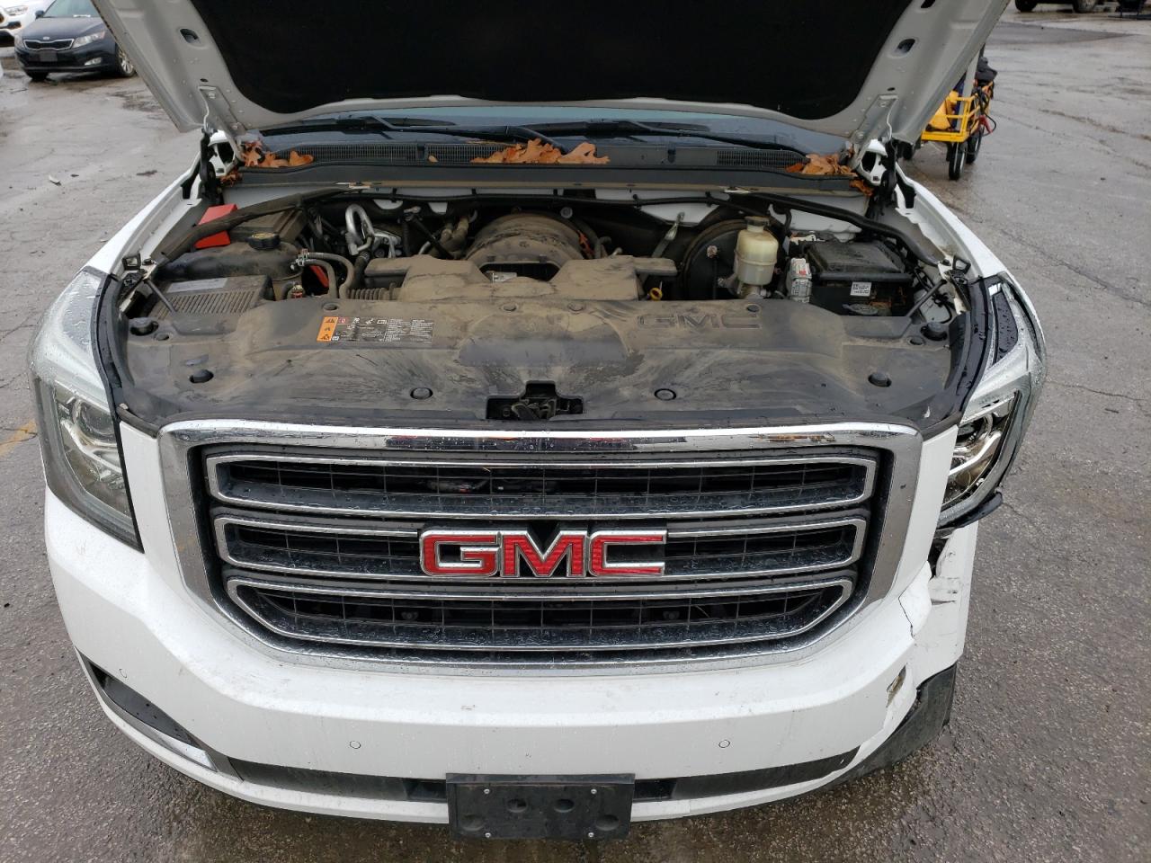 2020 GMC Yukon - Image 12