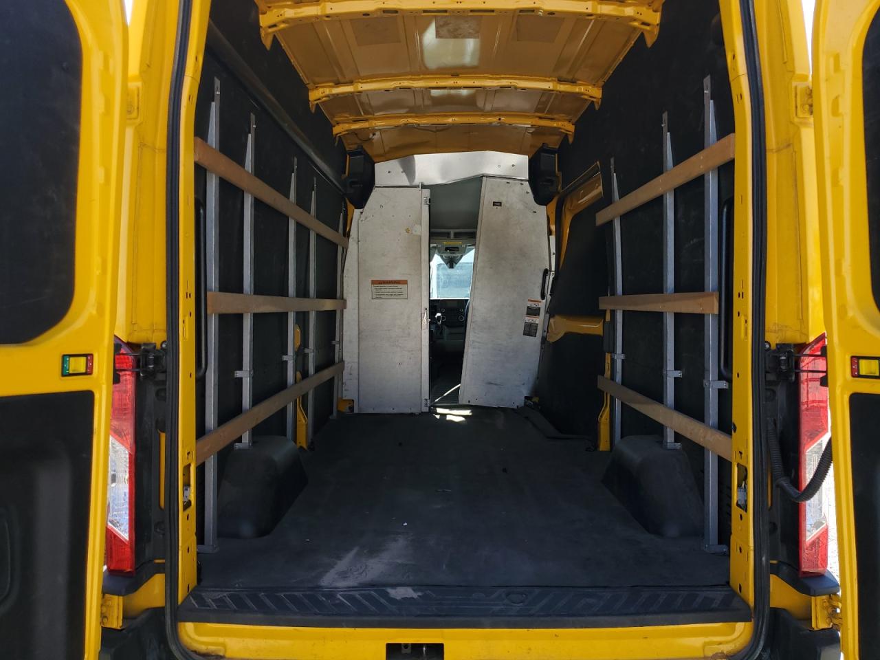 2022 Ford Transit - Image 10