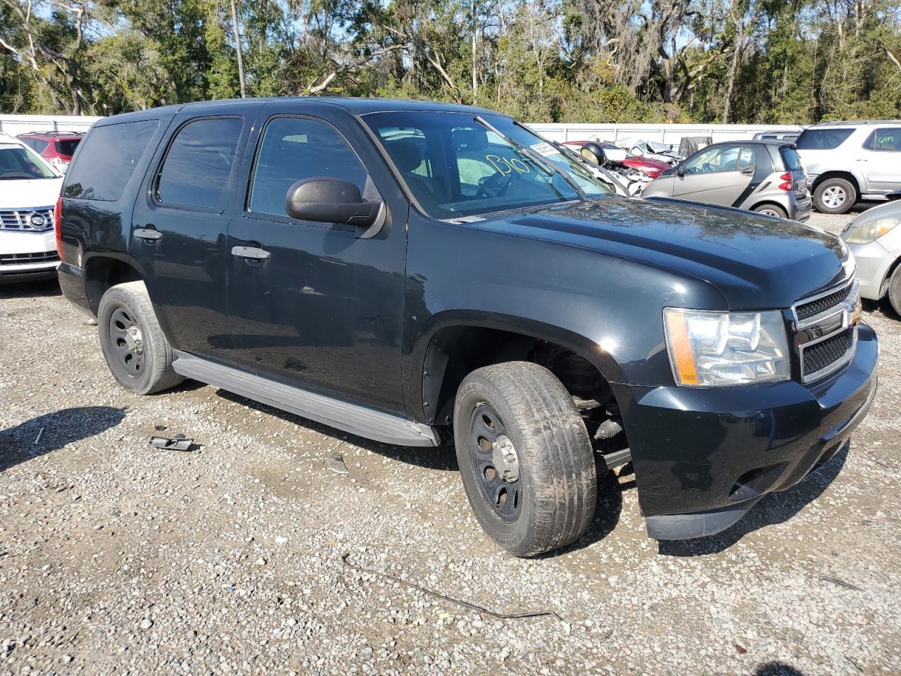 VIN 1GNLC2E02DR251622 2013 CHEVROLET TAHOE no.4