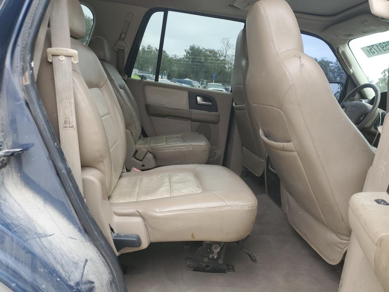 2004 Ford Expedition - Image 11