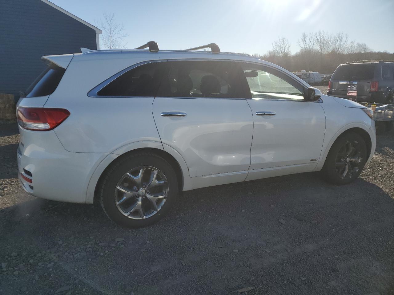 VIN 5XYPKDA55GG076568 2016 KIA SORENTO no.3