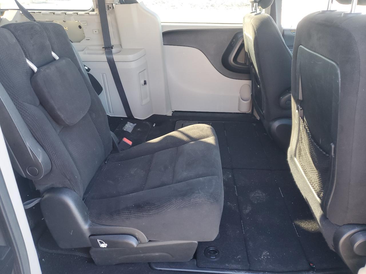 2016 Dodge Caravan - Image 10