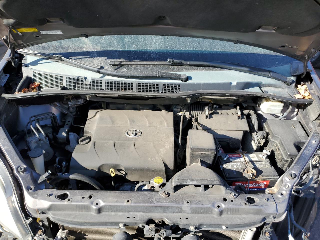 2013 Toyota Sienna - Image 12