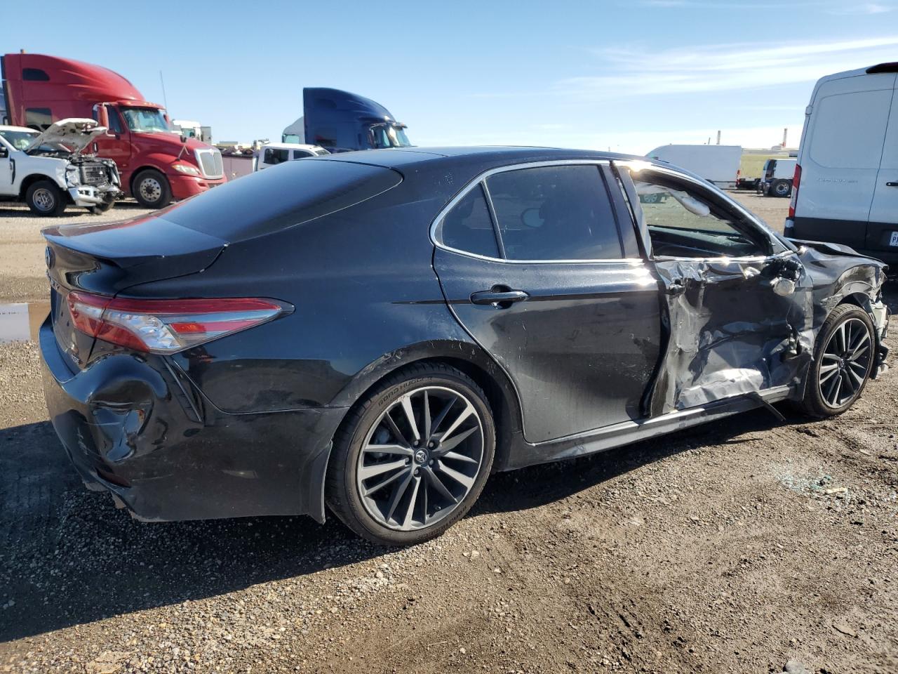 2018 Toyota Camry - Image 3