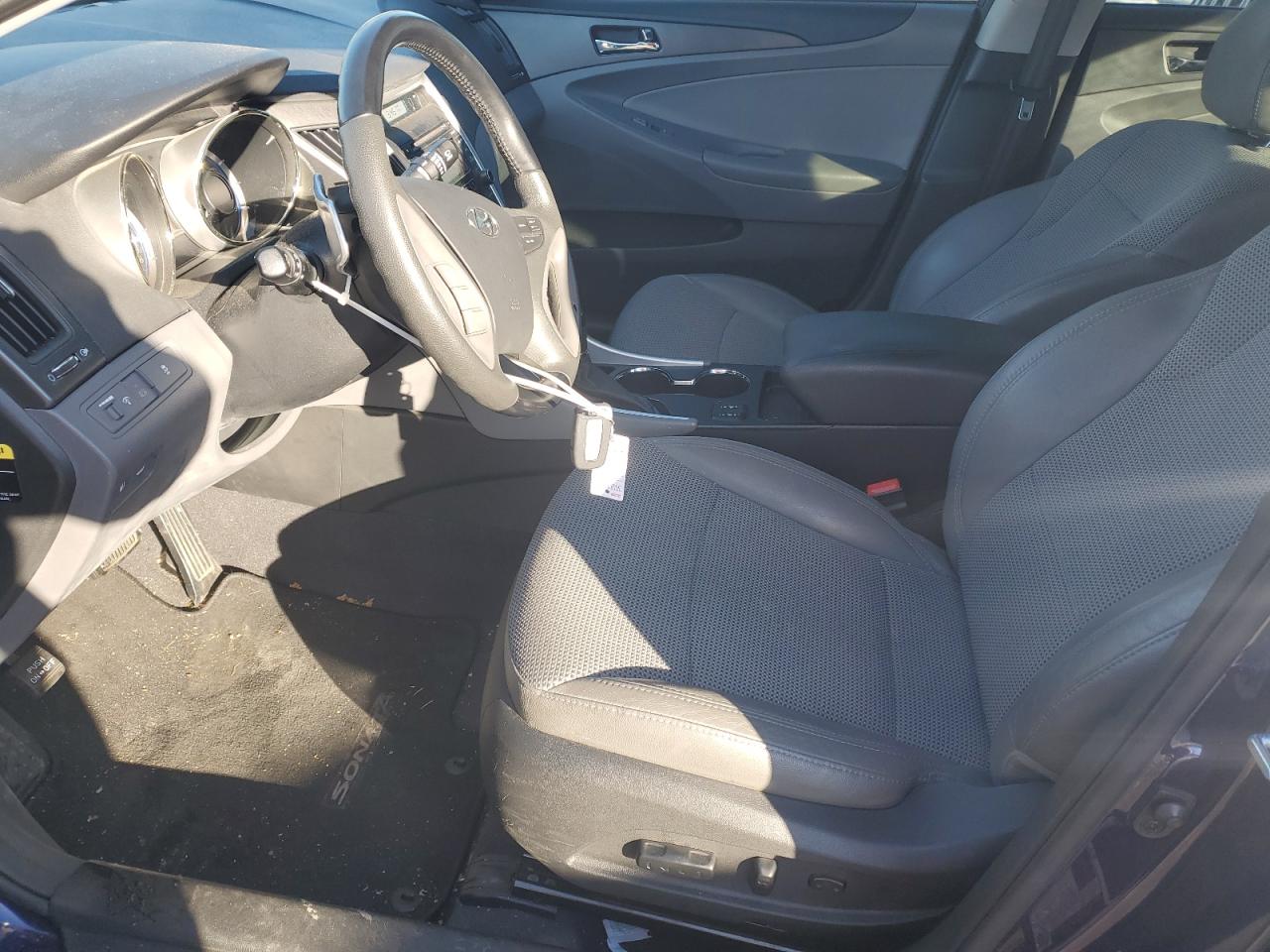 2013 Hyundai Sonata - Image 7