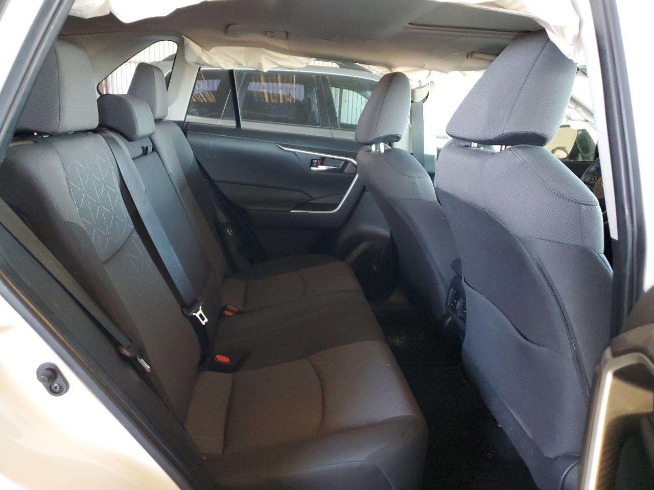 2023 Toyota RAV 4 - Image 11