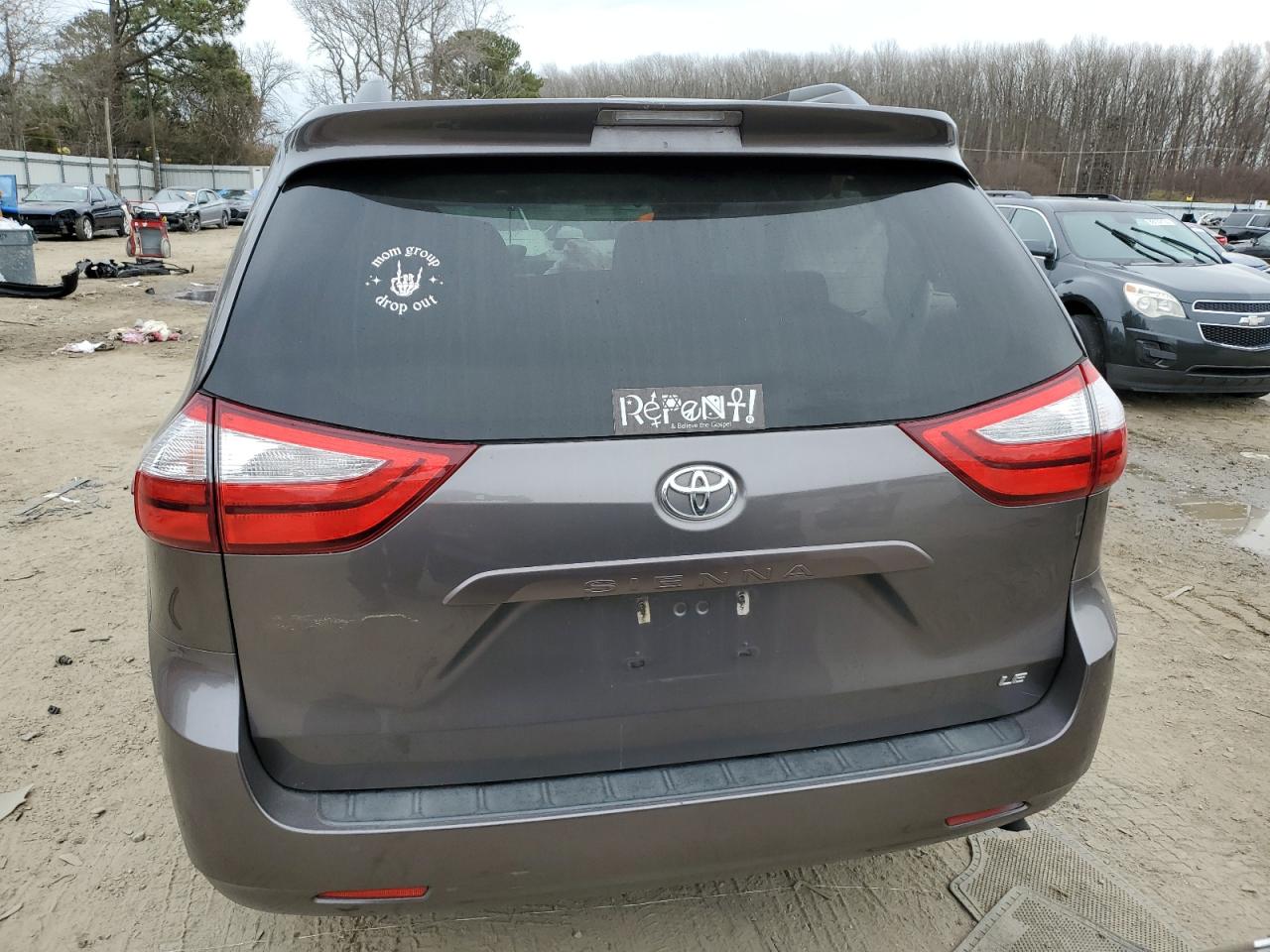 2017 Toyota Sienna - Image 6