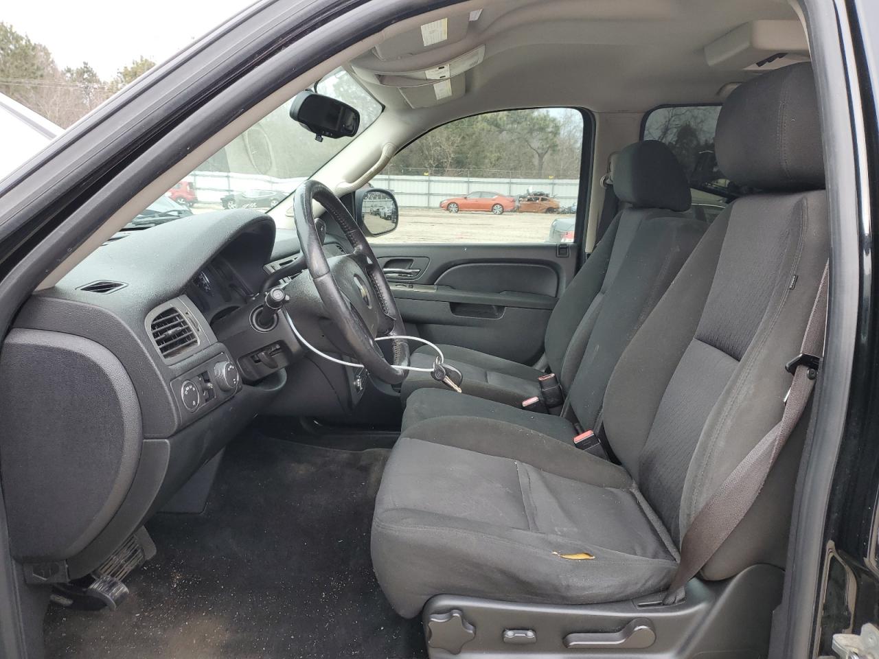 2010 Chevrolet Suburban - Image 7