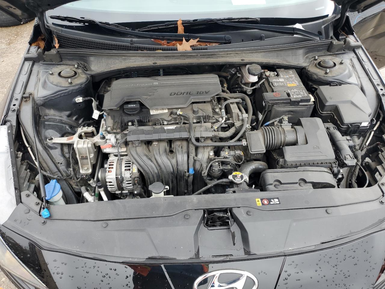 2023 Hyundai Elantra - Image 11