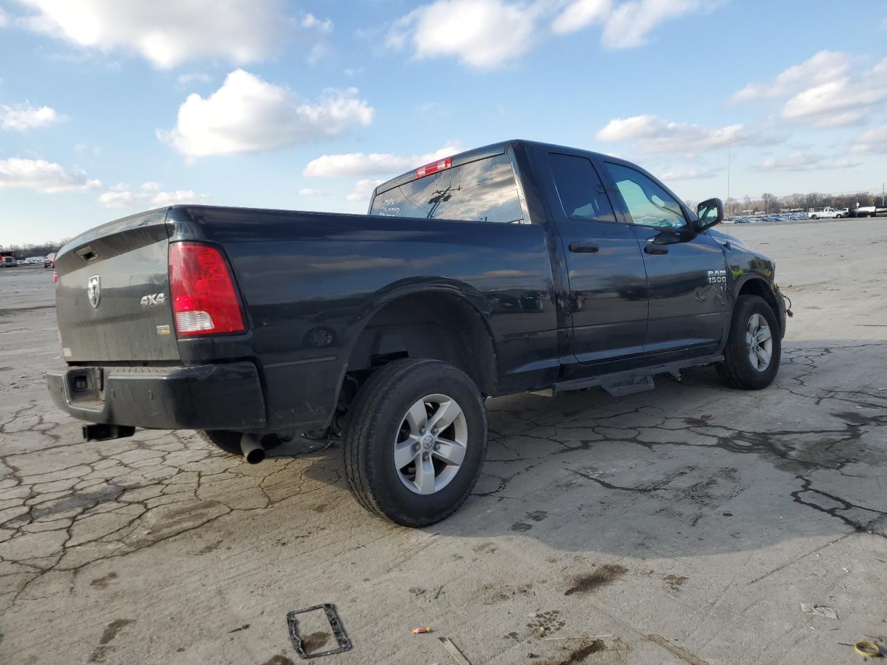 2016 RAM 1500 - Image 3