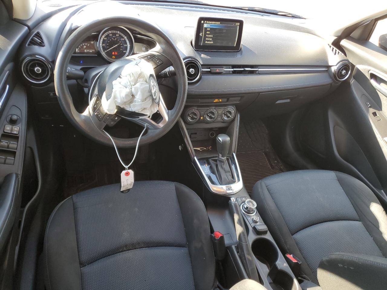 2017 Toyota Yaris - Image 8