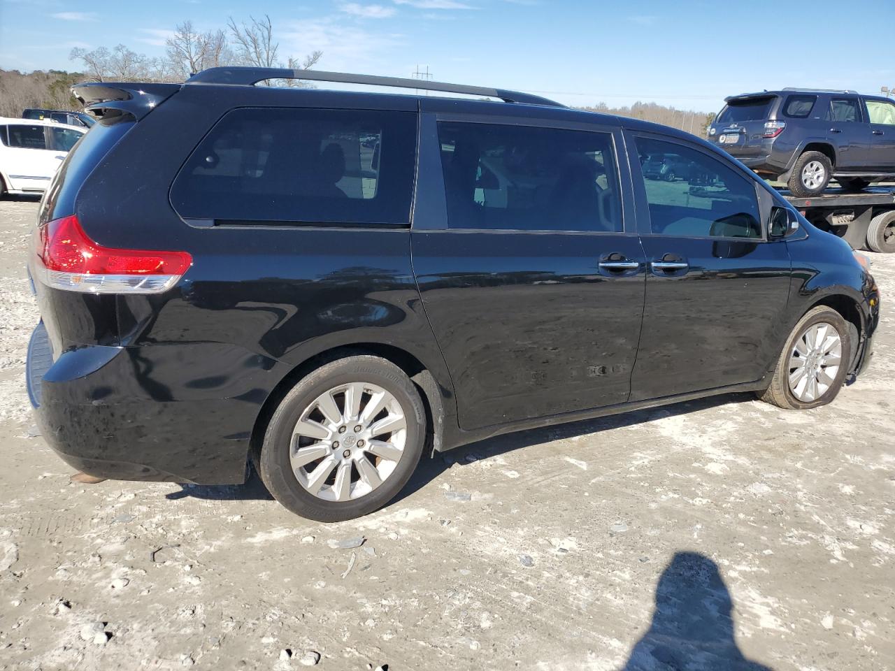 2014 Toyota Sienna - Image 3