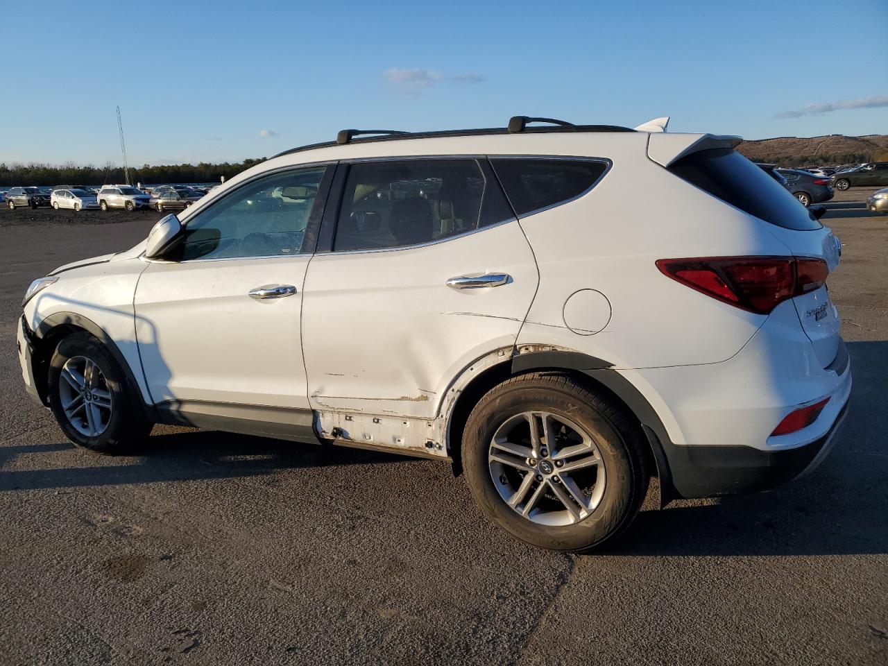 2018 Hyundai Santa Fe - Image 2
