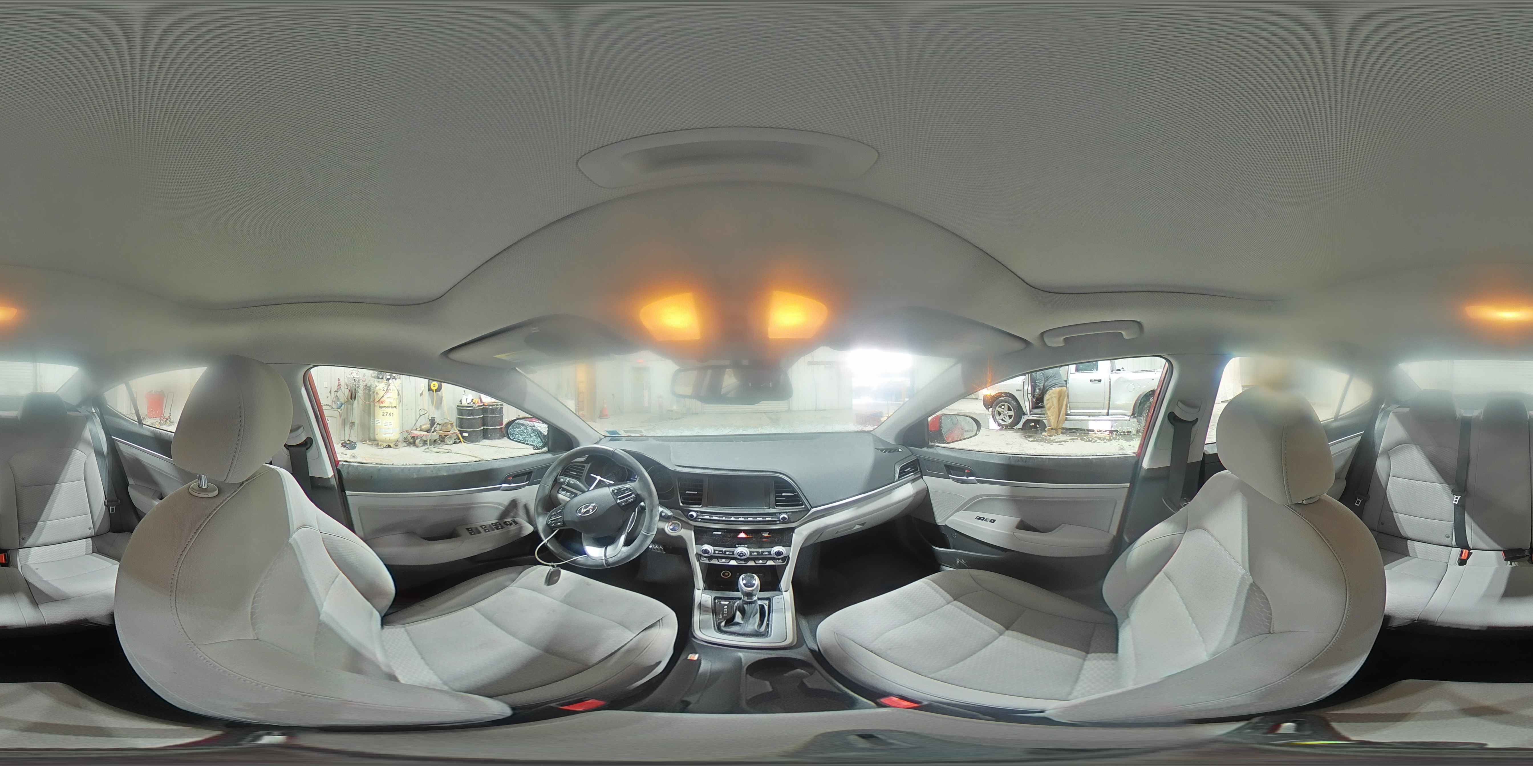 2020 Hyundai Elantra - Image 14