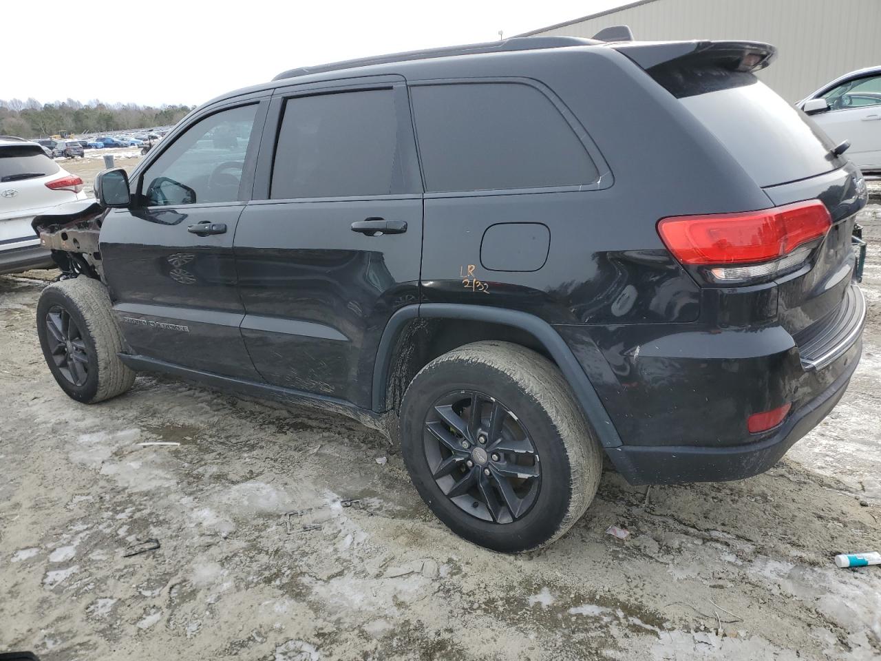 2017 Jeep Grand Cherokee - Image 2
