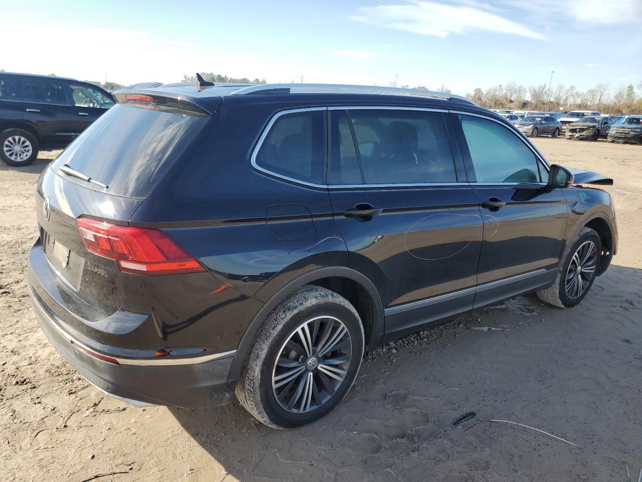 2019 Volkswagen Tiguan - Image 3